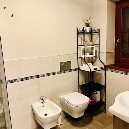 Incantevole Con Giardino - Garage Privato E Free Wifi Apartment *