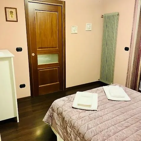Apartament Incantevole Con Giardino - Garage Privato E Free Wifi