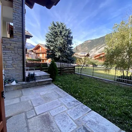 Incantevole Con Giardino - Garage Privato E Free Wifi Apartment