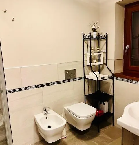 Incantevole Con Giardino - Garage Privato E Free Wifi Apartamento *