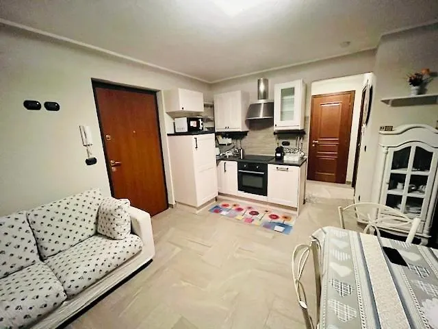 Apartamento Incantevole Con Giardino - Garage Privato E Free Wifi *